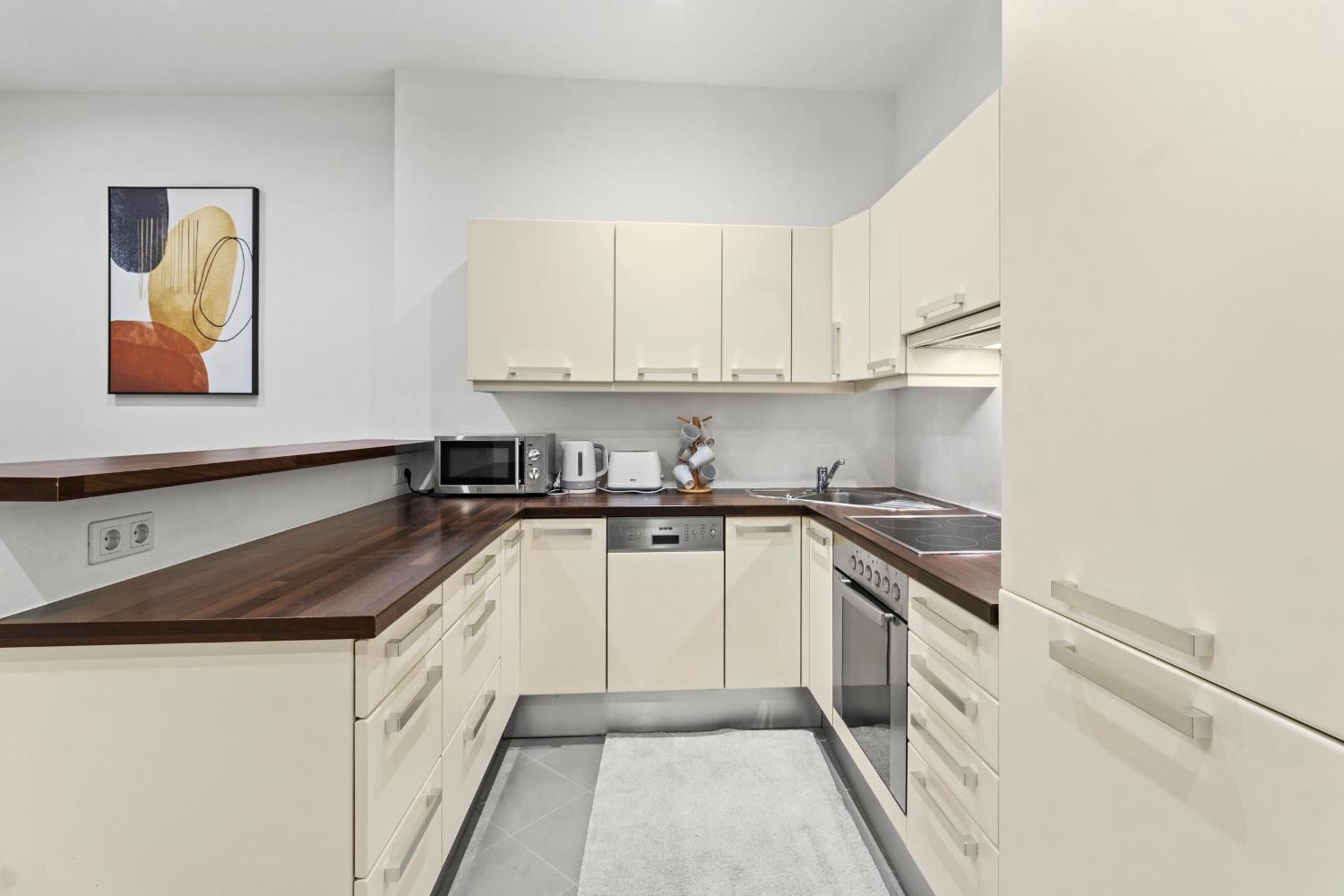 Chic 1Br Apartment - Directly Near Schoenbrunn Wenen Buitenkant foto