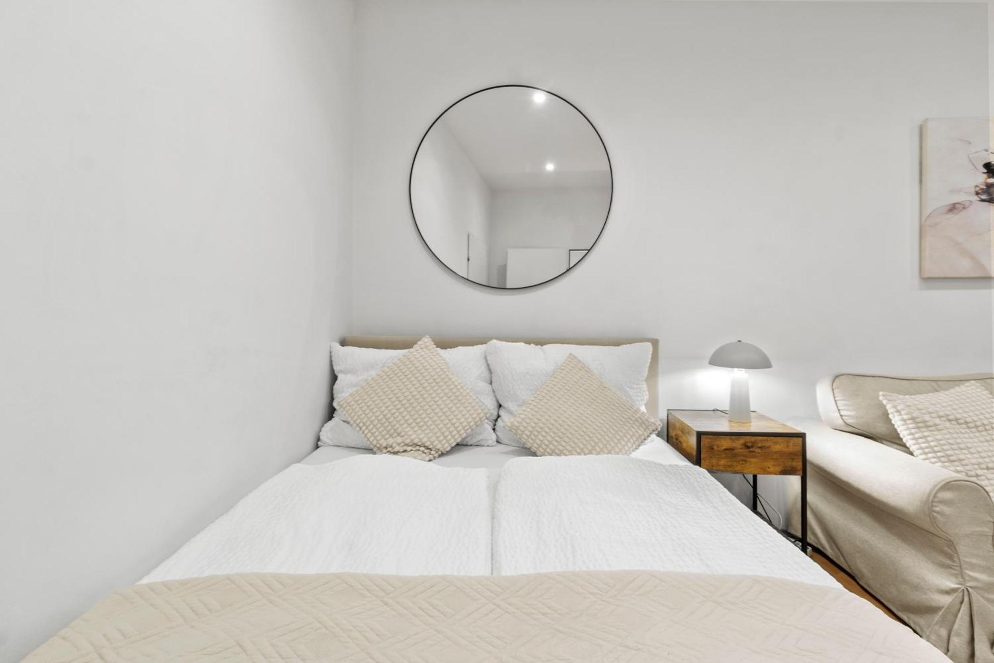 Chic 1Br Apartment - Directly Near Schoenbrunn Wenen Buitenkant foto