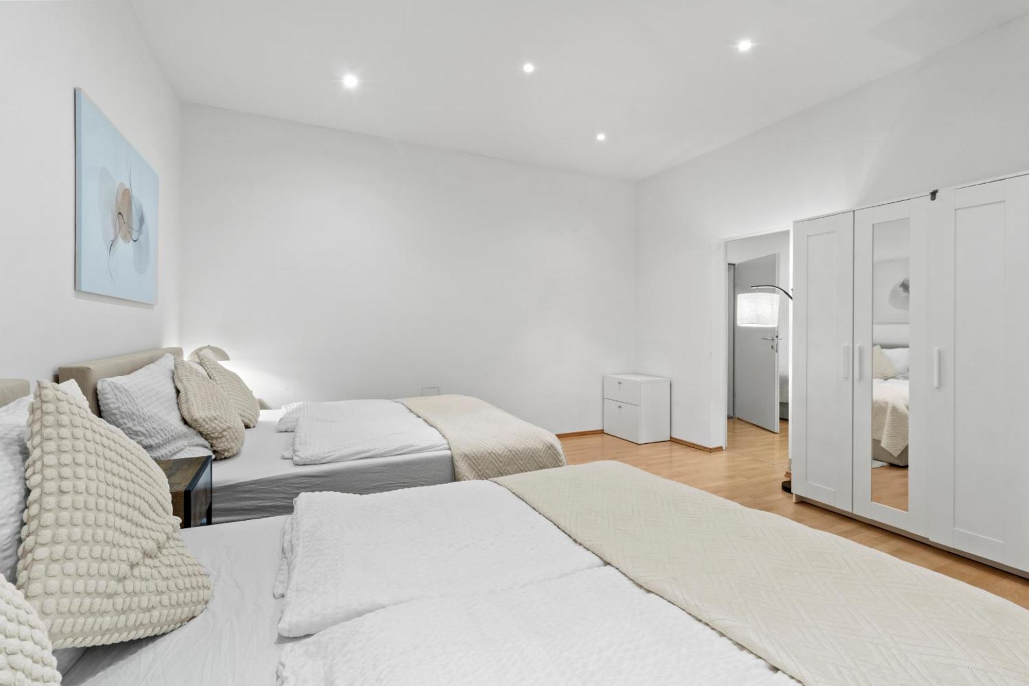Chic 1Br Apartment - Directly Near Schoenbrunn Wenen Buitenkant foto